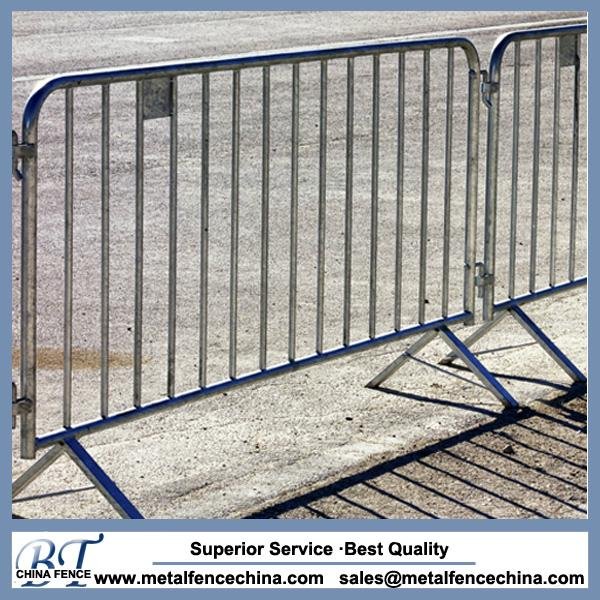 Cheap galvanized crowed control barrier fence suppliers 4