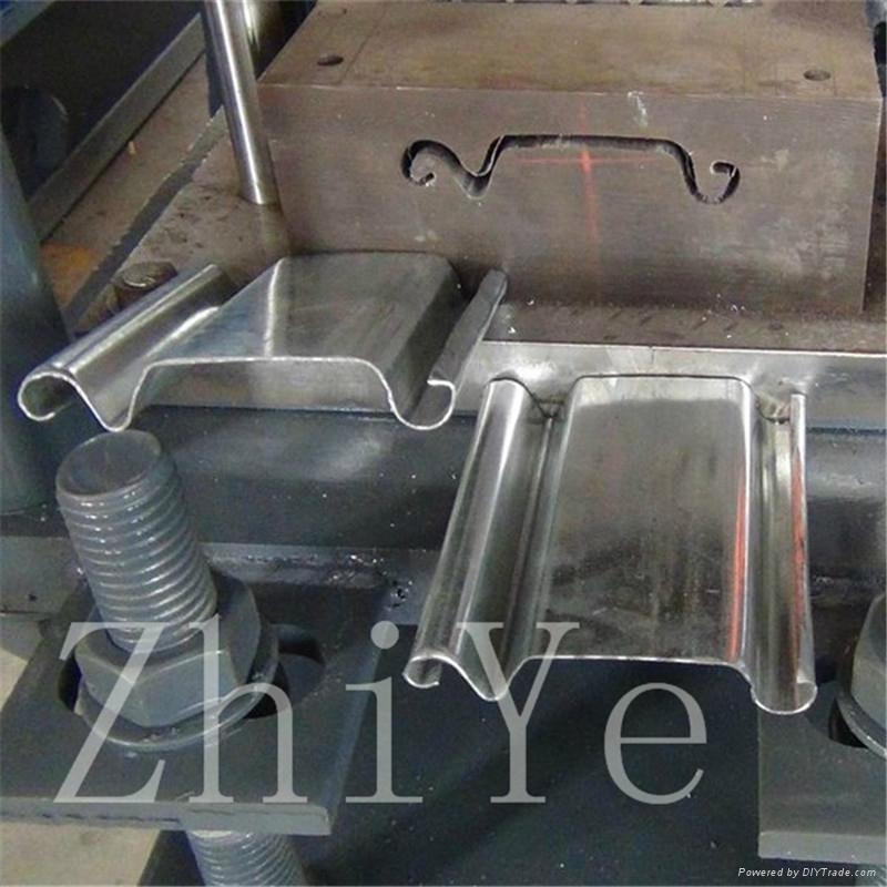 捲簾門成型機 5