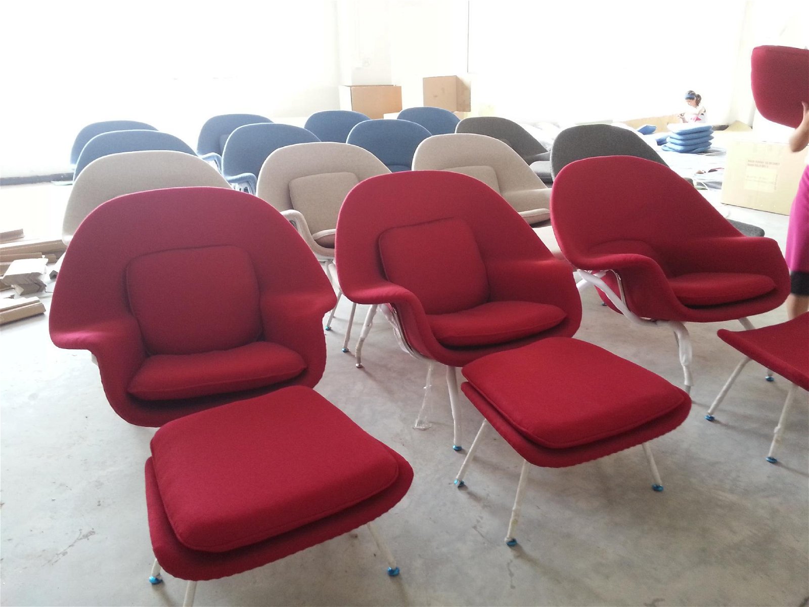 Mid-century Fiberglass Frame Wool Upholstery Eero Saarinen Womb Lounge Chair  4