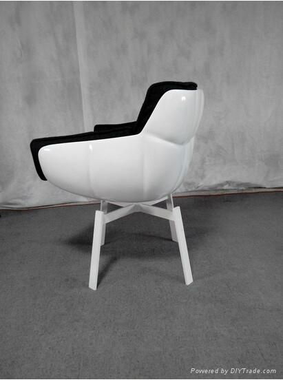 Patricia Urquiola husk chair fiberglass husk armchair dining chair for sale 3