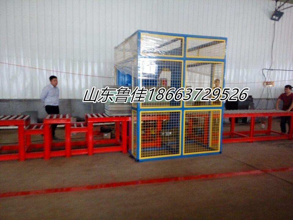 复合保温板自动缠绕膜包装机 3