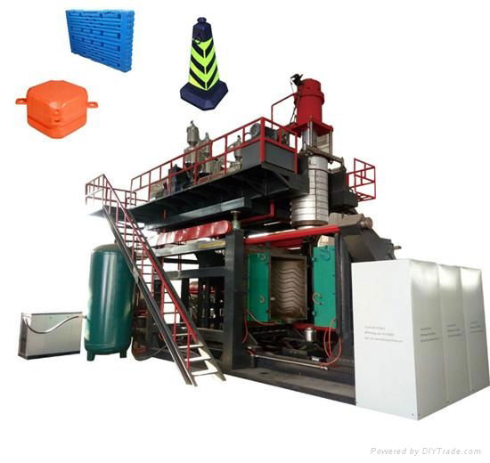 Road barried blow molding machine