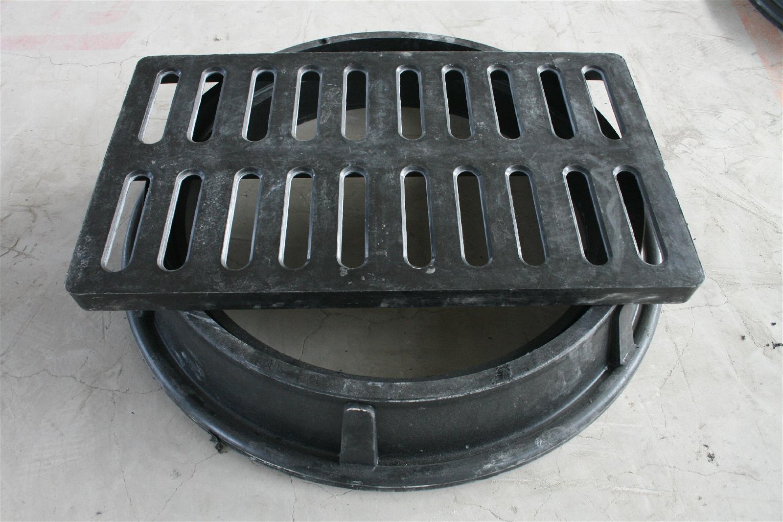 FRP Molded Manhole Cover