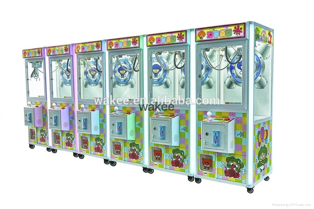 luxury crane claw coin operated prize machine Miniland kids crane game gift toy  3