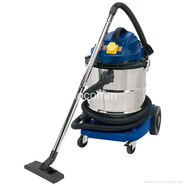 Industrial Vacuum Cleaner 3