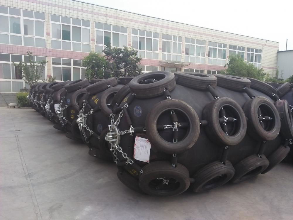 Best quality Ship berthing rubber fenders 3