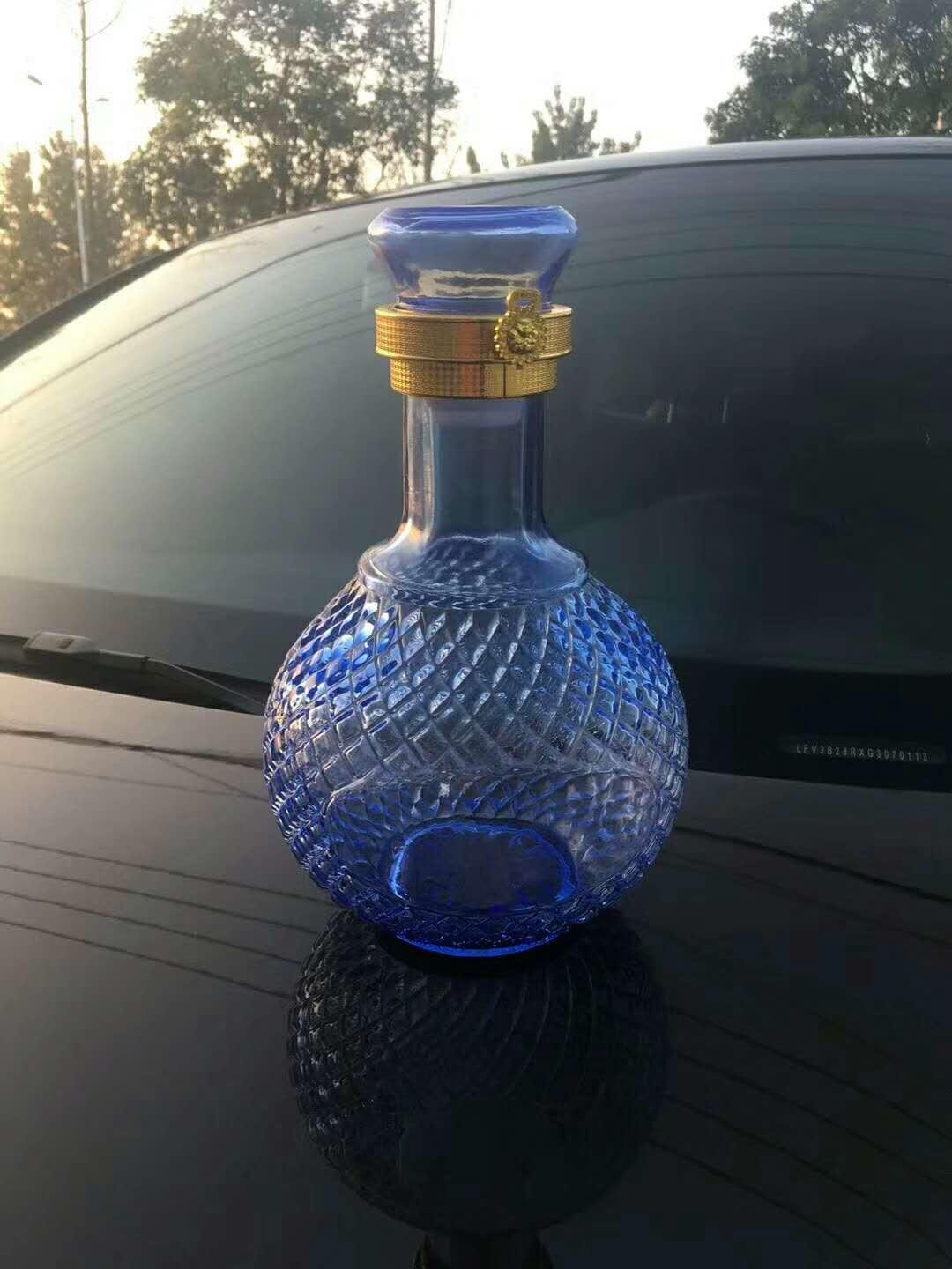 蓝色玻璃瓶 2