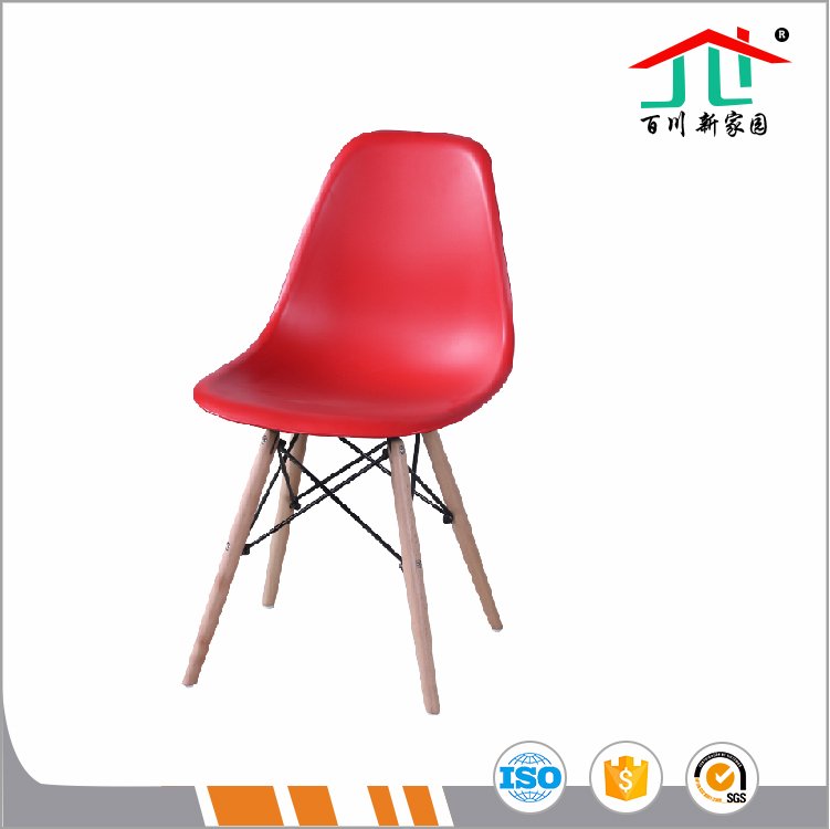 New design HOT SELL plastic dinning emeas chairs in beech wood legs pp chair
