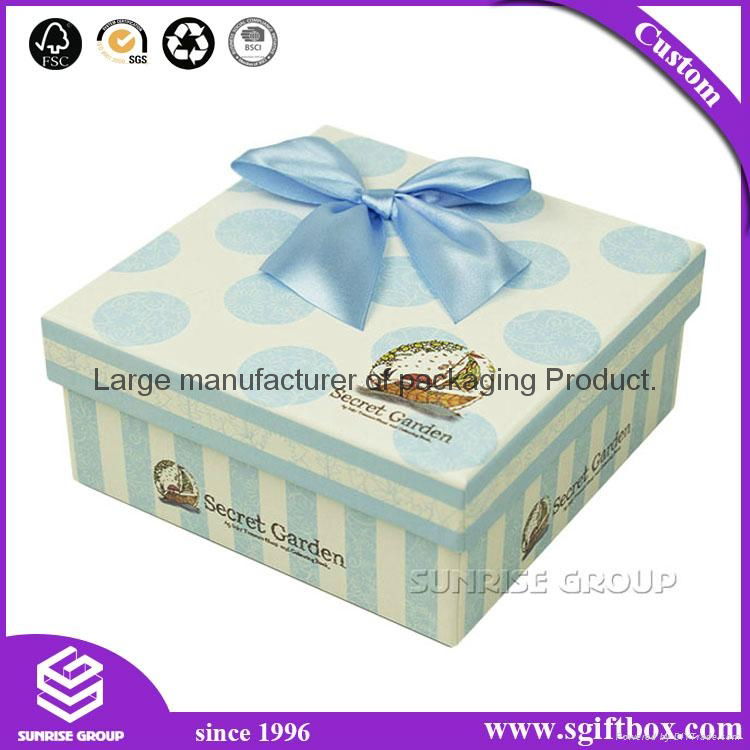 Premium-grade Elegant and Reusable Gift Box for Wedding or Baby Shower Gift 4