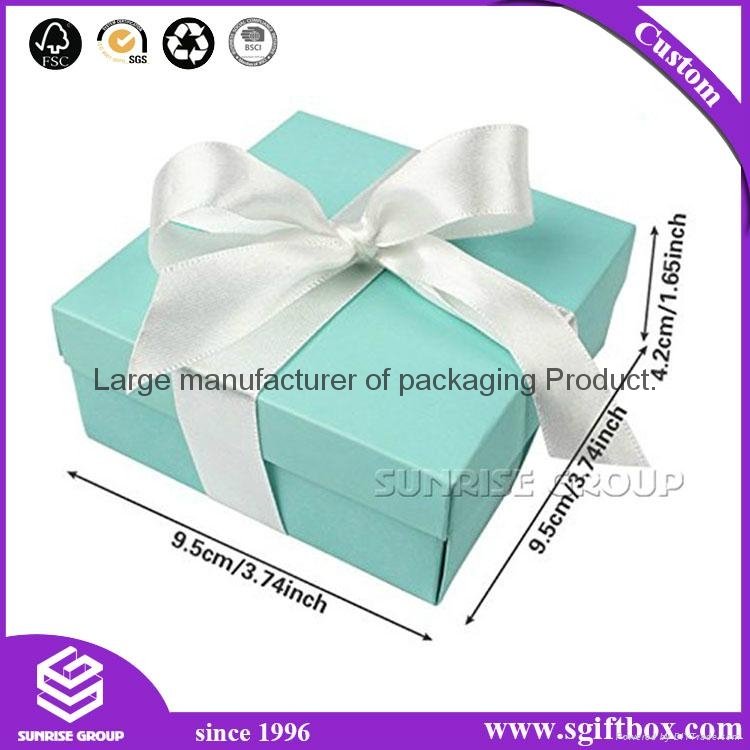 Premium-grade Elegant and Reusable Gift Box for Wedding or Baby Shower Gift 3