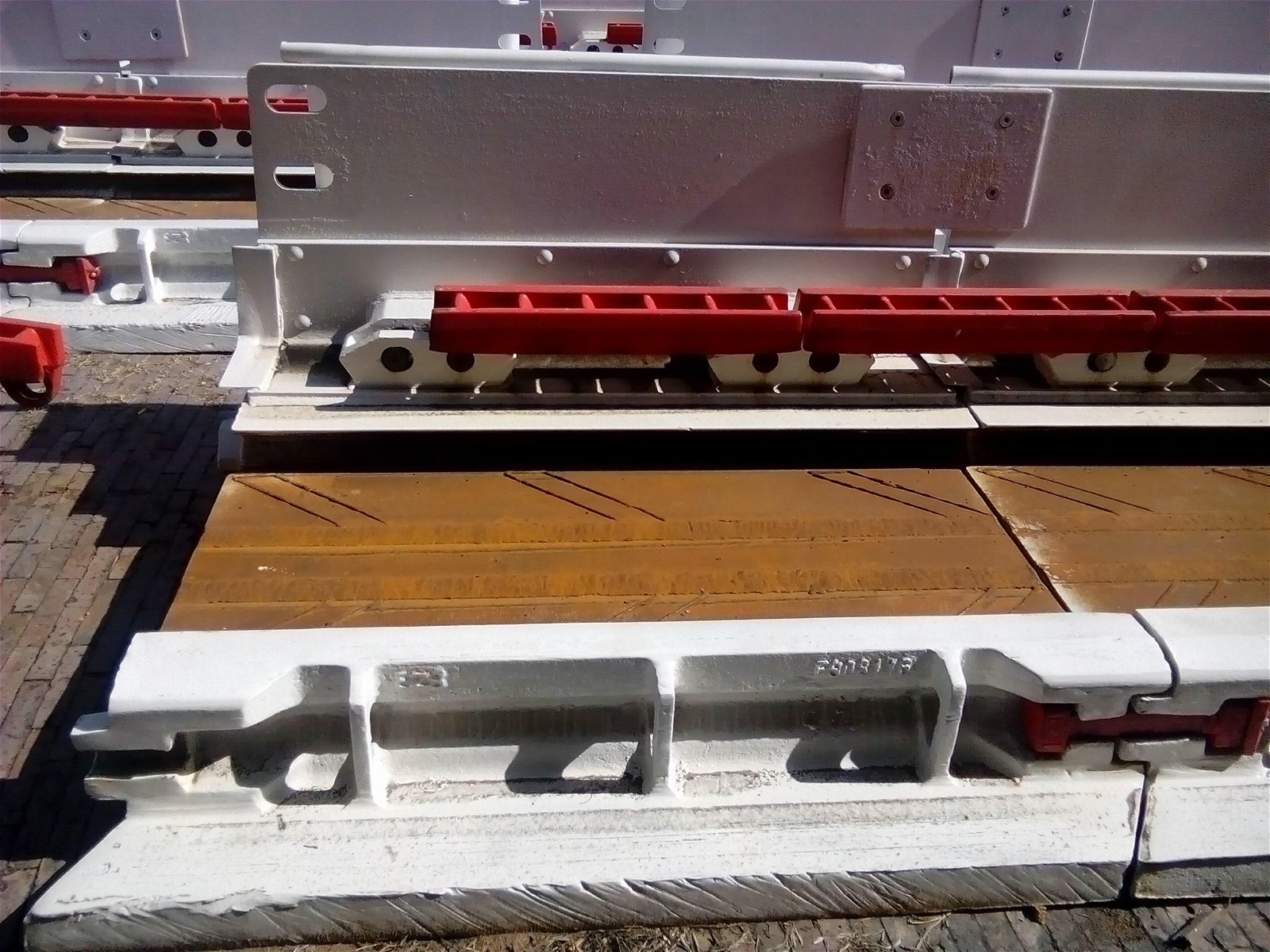 PK-YD1000刮板機中部槽耐磨堆焊藥芯焊絲 1
