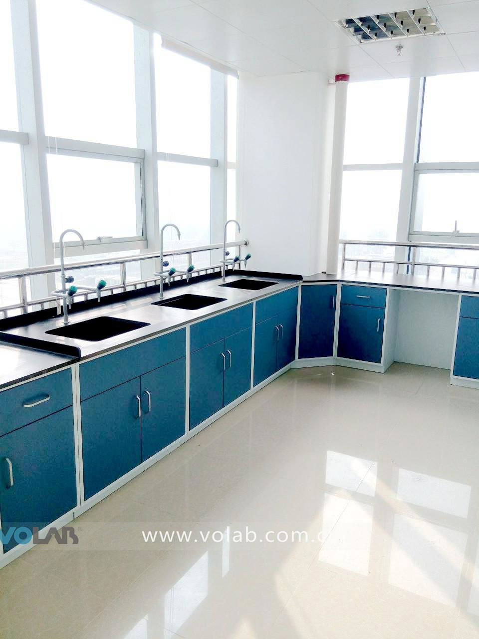Chemical Resistant Steel Lab Furniture with CE ISO9001 4