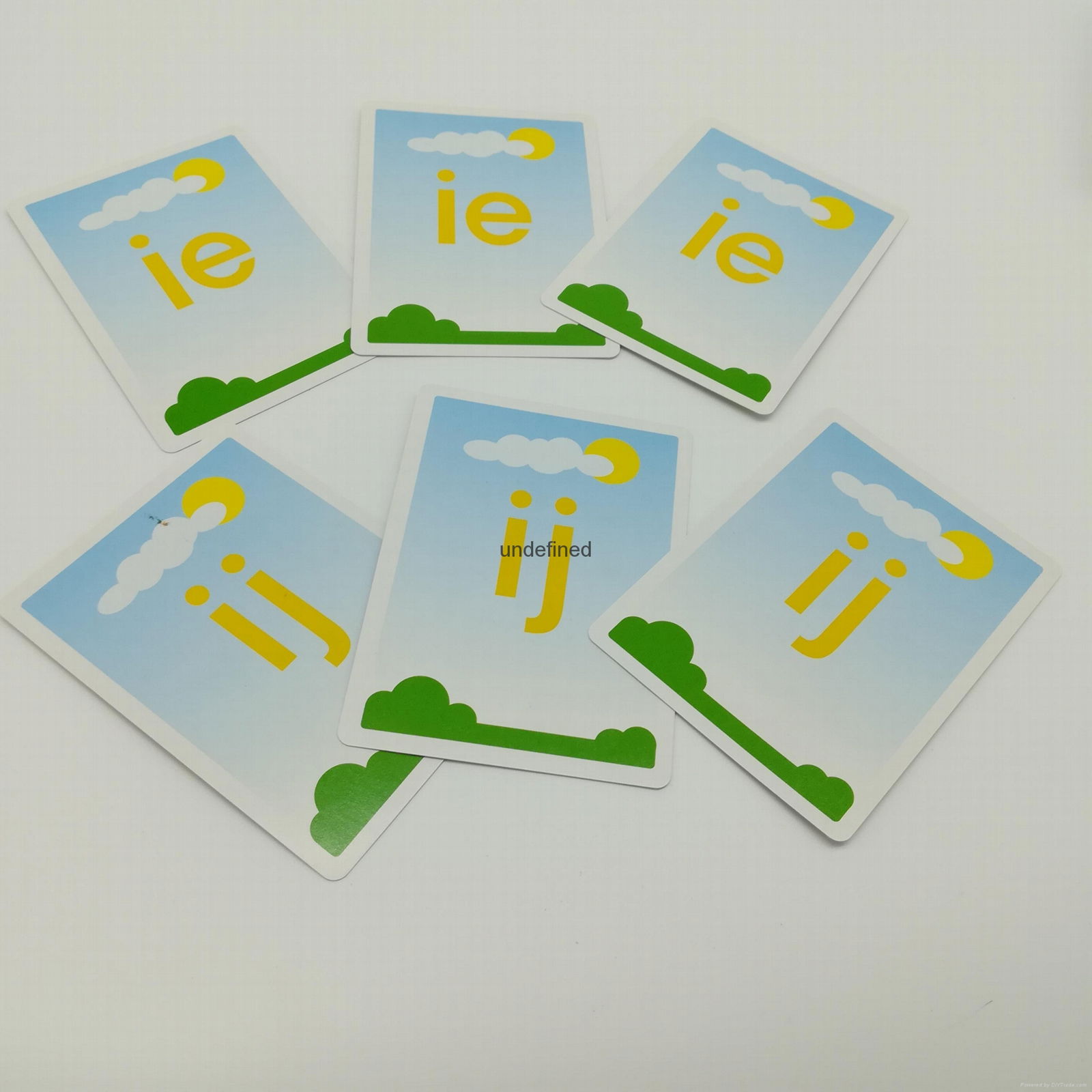 四色打印孩子们字母简单的字母学习卡