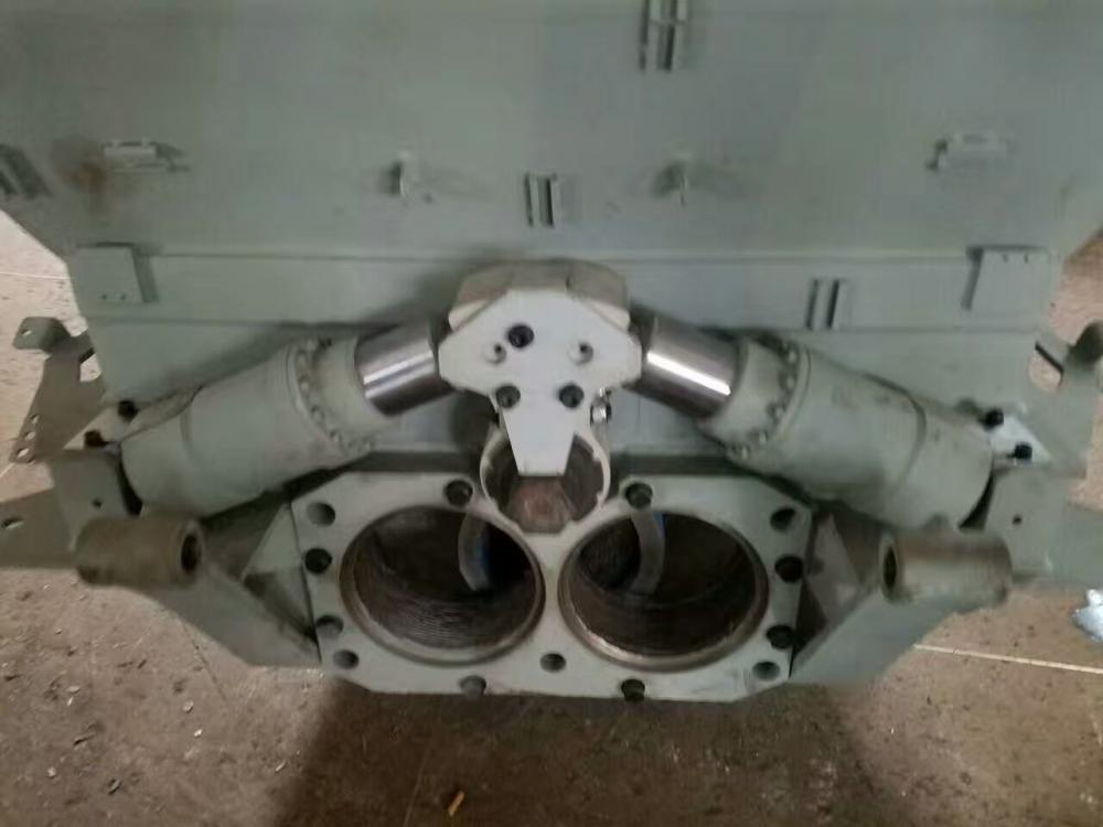 concrete pump wear parts Putzmeister hopper assy 80mm shaft (China