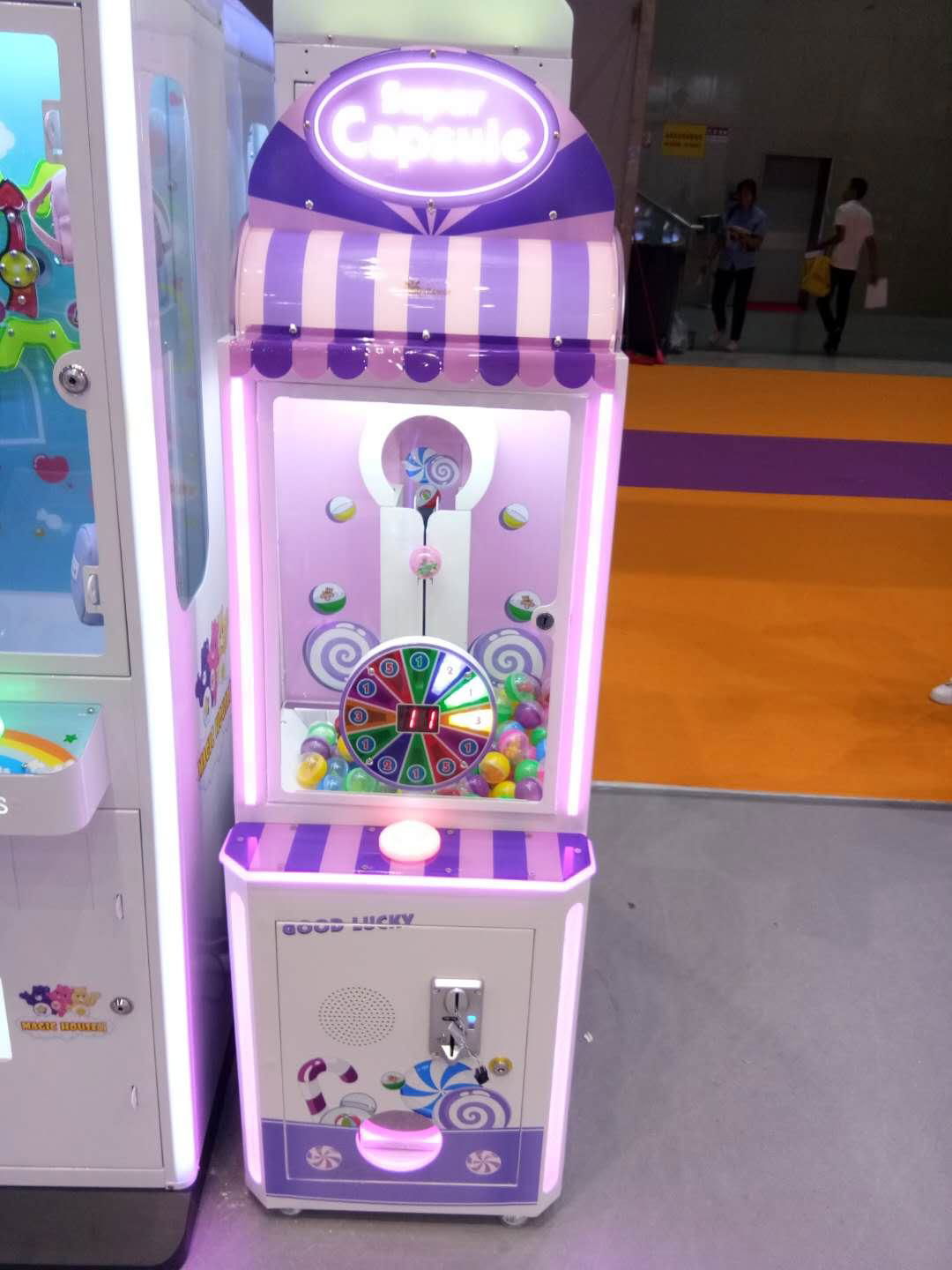 2018 Sunflower New Arrival Popular Capsule Toys Vending Game Machine for Sale 3