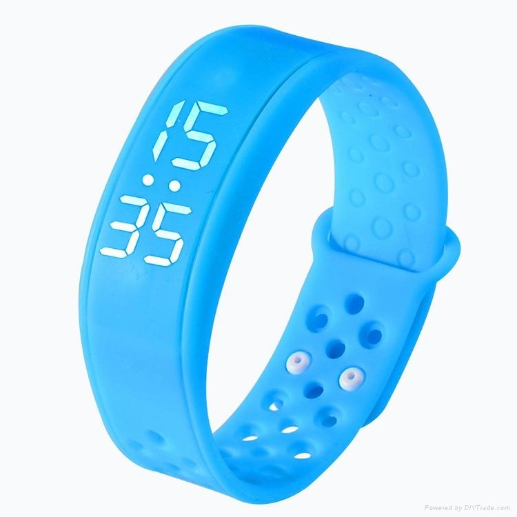 Wholesale Newest Sport smart wristband Pedometer 4