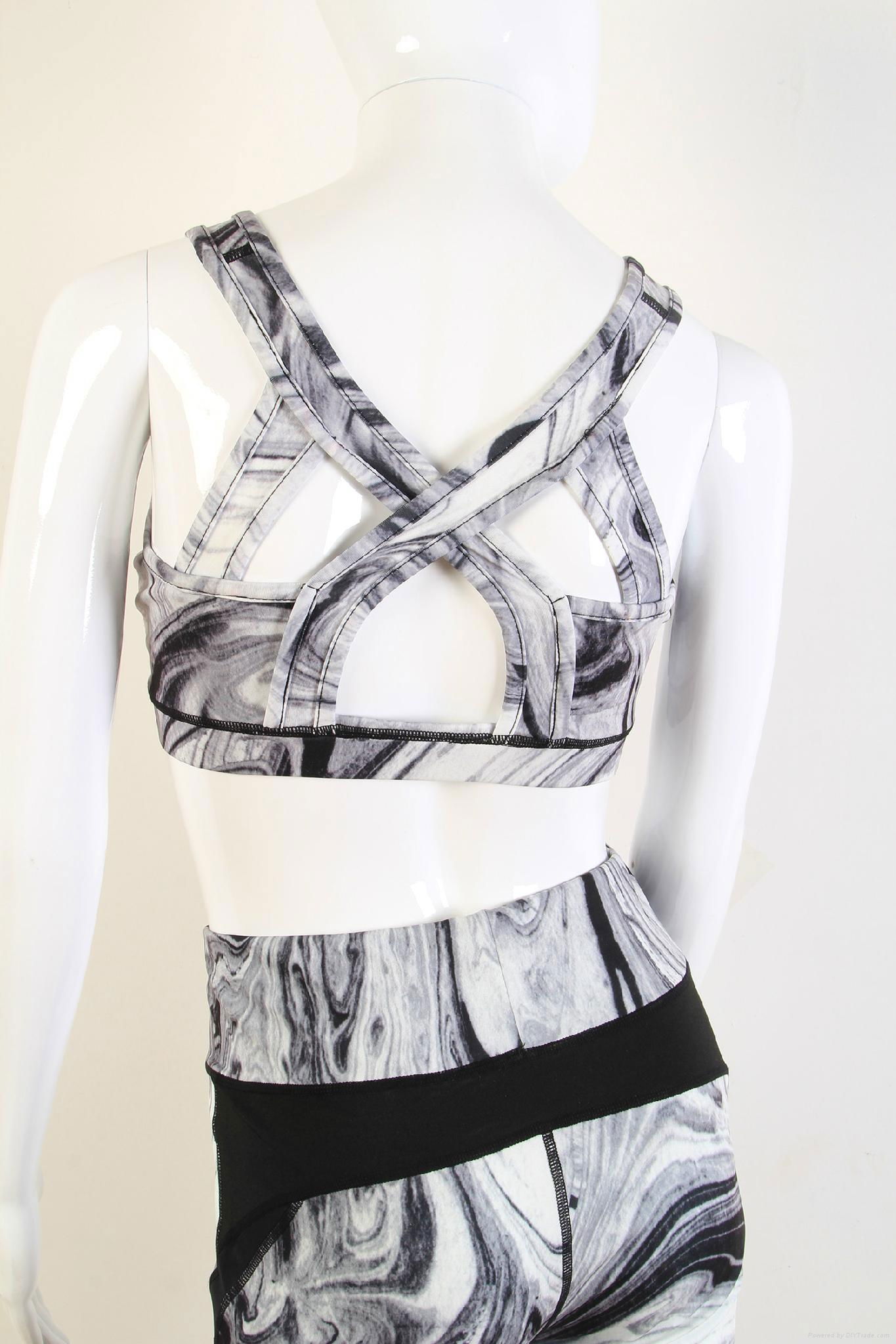 Wholesale Black and white stripes yoga sets yoga fitness sets 4