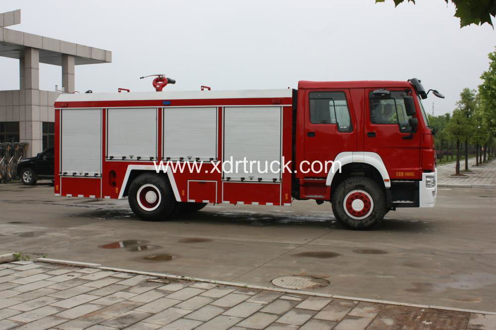 HOWO 8-10 Water Fire Tender Innder Tank 3