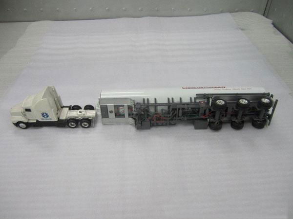 1:64 premium gifts oil truck model manufacture 3