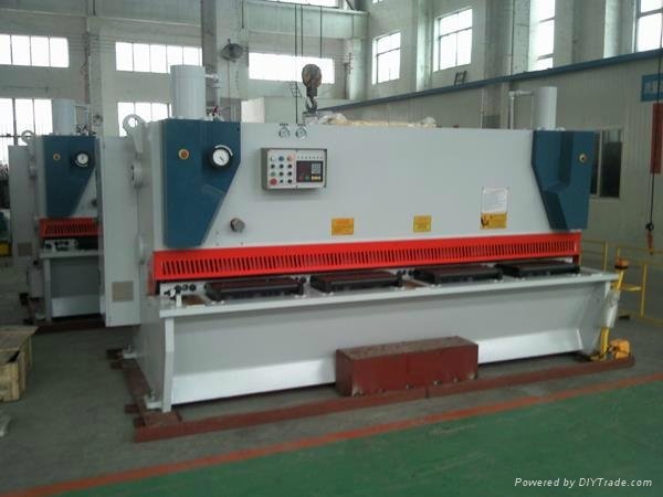 QC11K CNC sheel plate hydraulic guillotine shearing machine 3