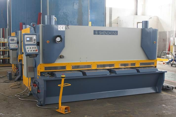 QC11Y 12x4000 hydraulic guillotine shearing machine