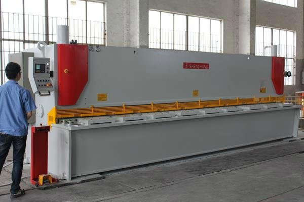 QC12K 12x6000 hydraulic guillotine shearing machine/CNC hydraulic cutting