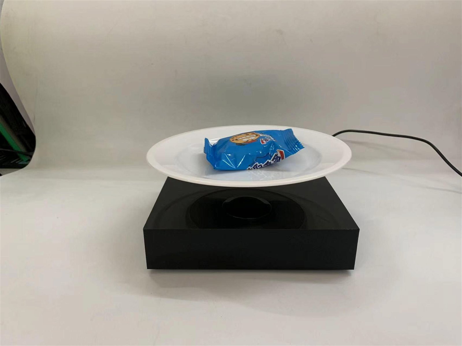 magnetic levitation rotating plate display rack heavy 0-500g 2