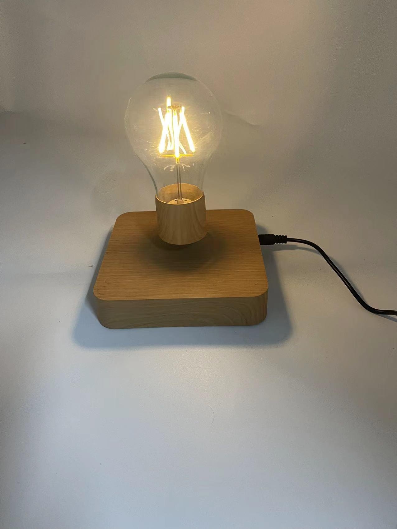 hotsale magnetic levitation suspension floating night light lamp bulb  3