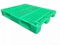 Plastic Pallet With 3 Runners 1