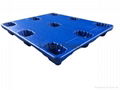 Blow molding plastic pallets with 9 legs