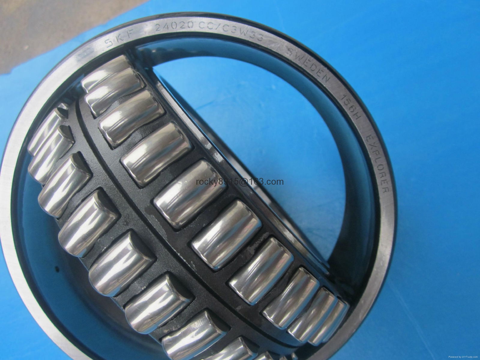 High Quality light weight Spherical roller Bearing 24020 for Duty conveyor pulle