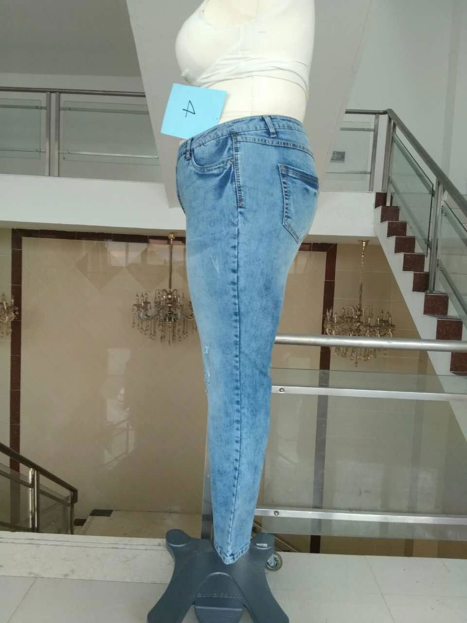 Women's jeans with acid wash 2