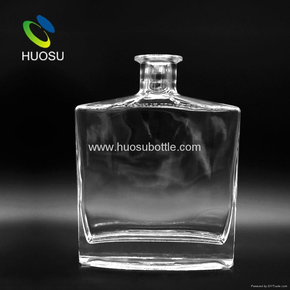 wholesale 750 ml flat transparent glass vodka bottle