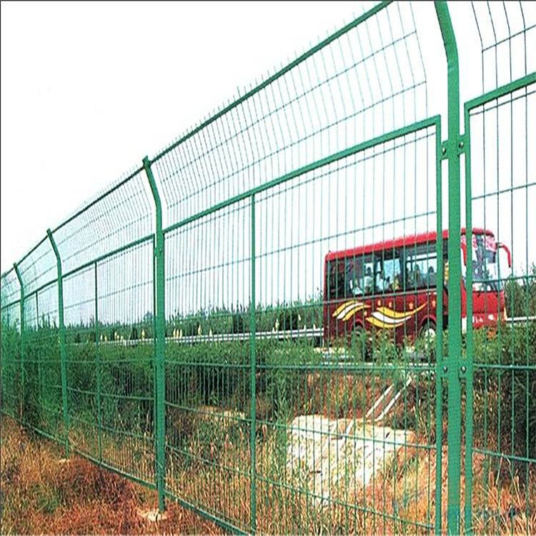 highway fence 4