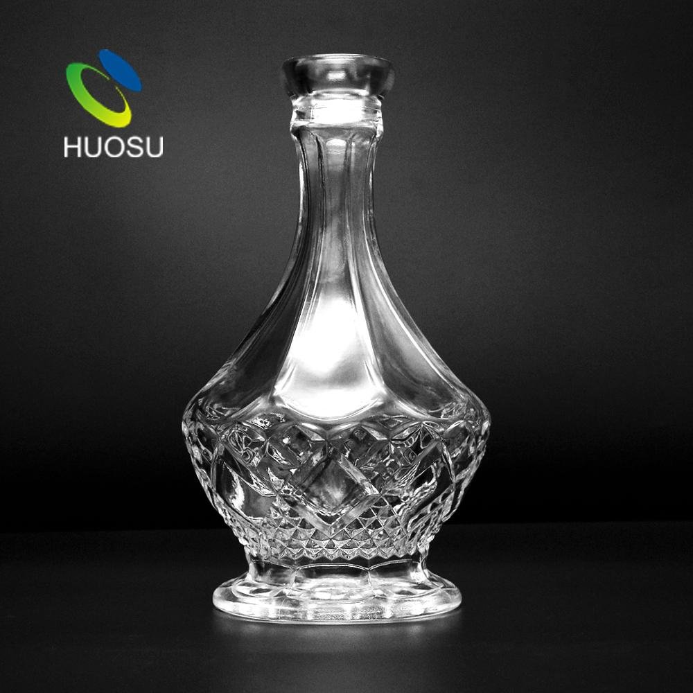 Huosu leading manufacturer crystal 750ml glass bottle liquor vodka with crystal 