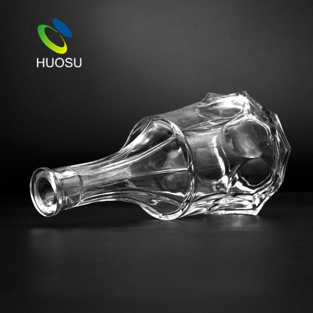 Huosu leading manufacturer crystal 750ml glass bottle liquor vodka with crystal  2