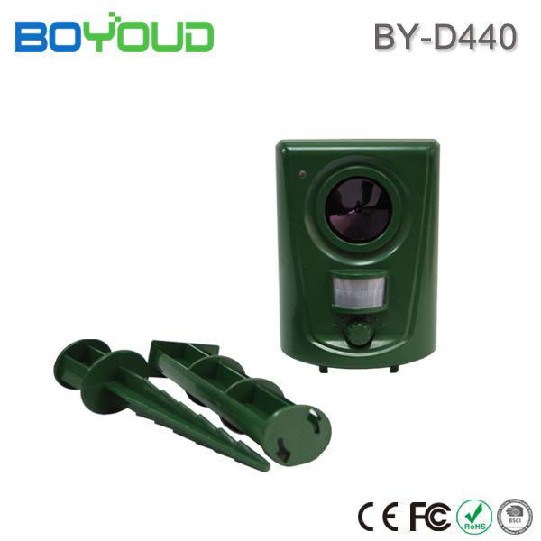  Boyoud ultrasonic outdoor electronic pest control animal repeller 4