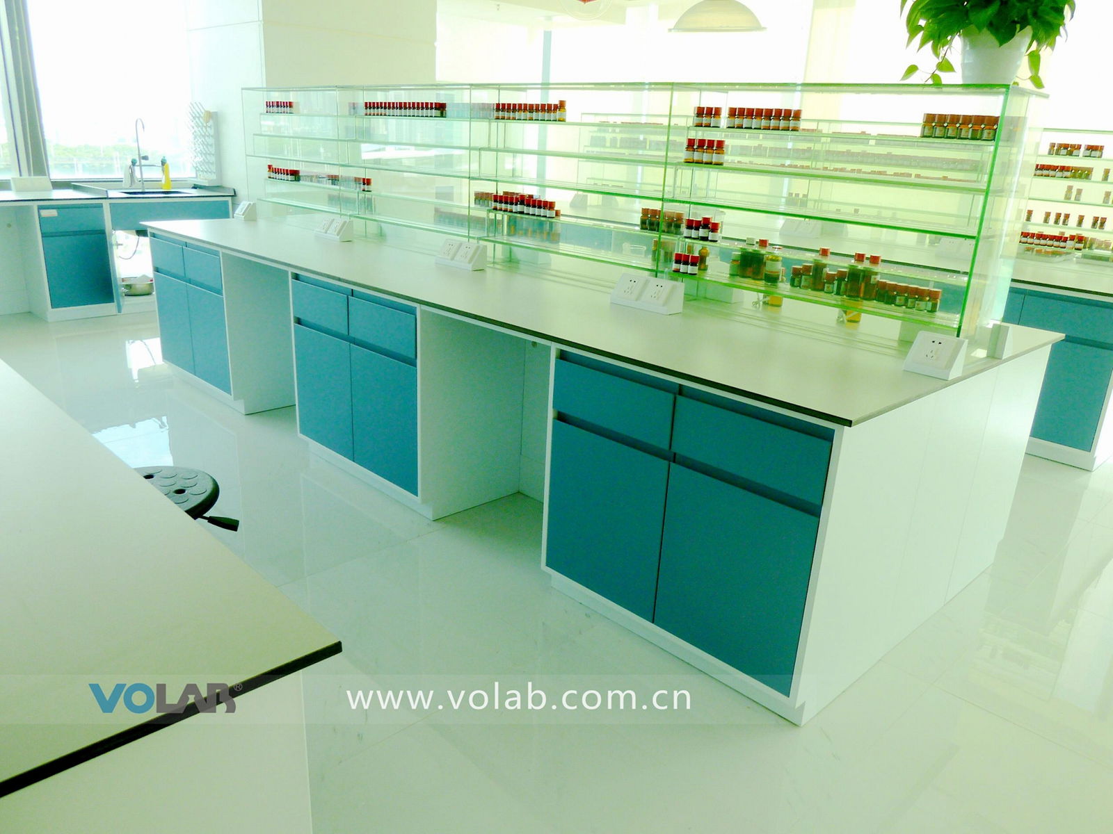  high - end laboratory furniture 4