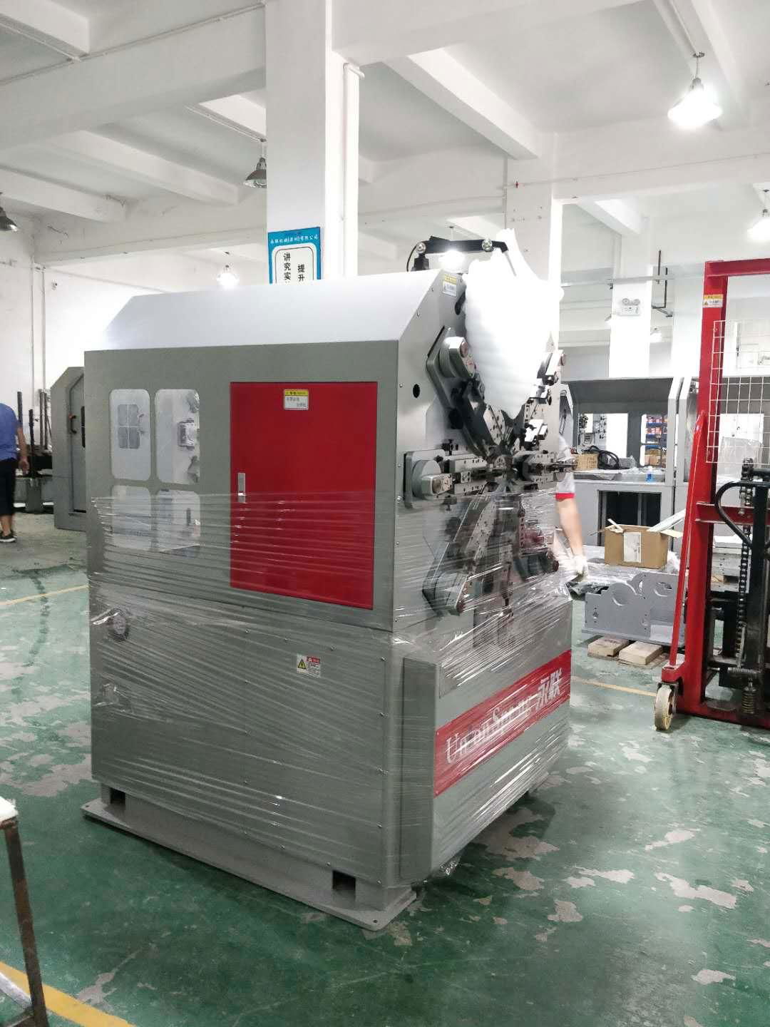 12 Axis Automatic Camless Spring Machine 4