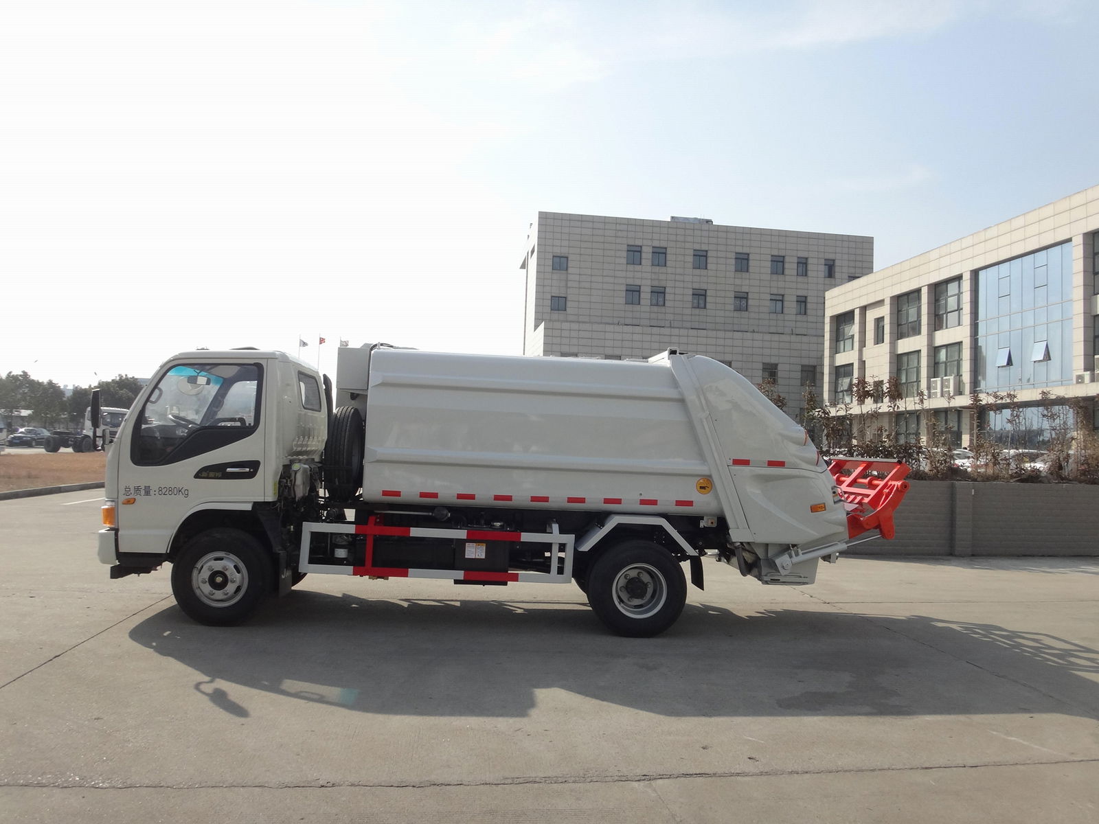 8T rear loading compressor garbage truck