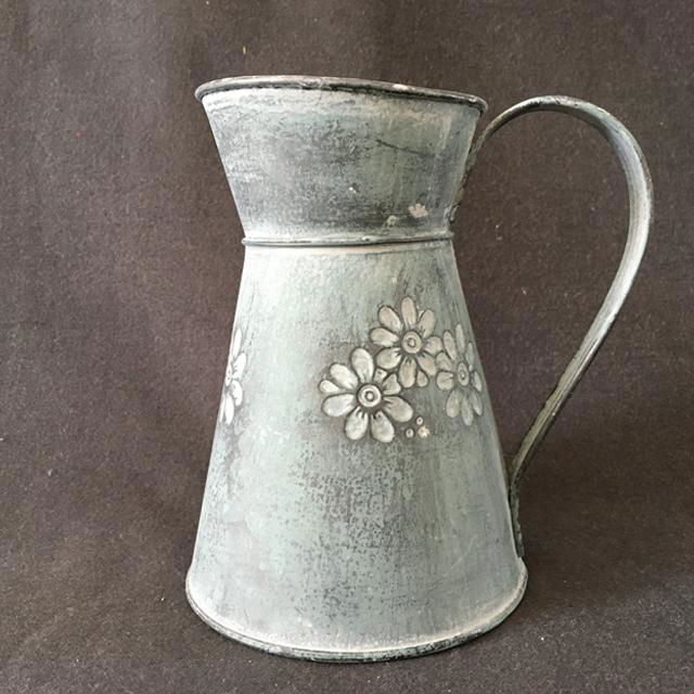 metal watering can 3