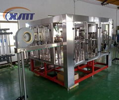 Automatic carbonated beverage filling machine