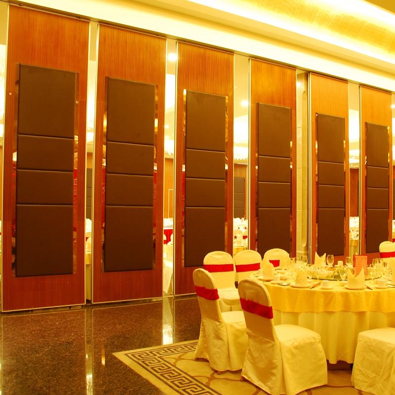 Soundproof Folding Hotel Operable Partition Wall 4