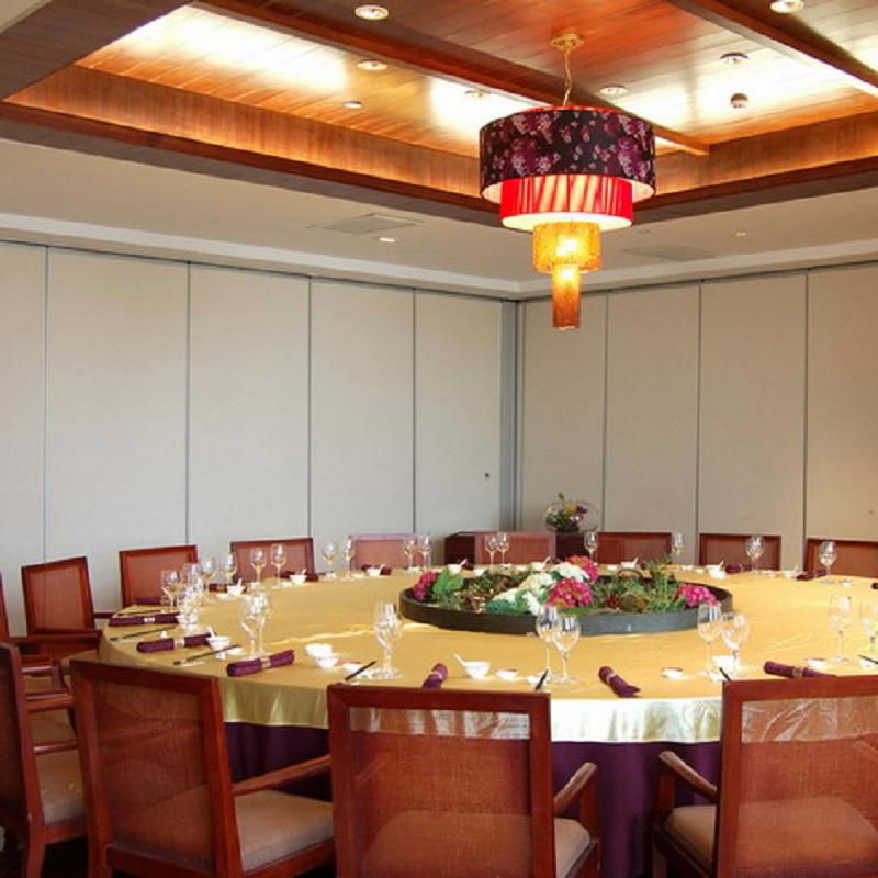 Interior Soundproof Room Divider Sliding Restaurant Operable Partition Wall 3