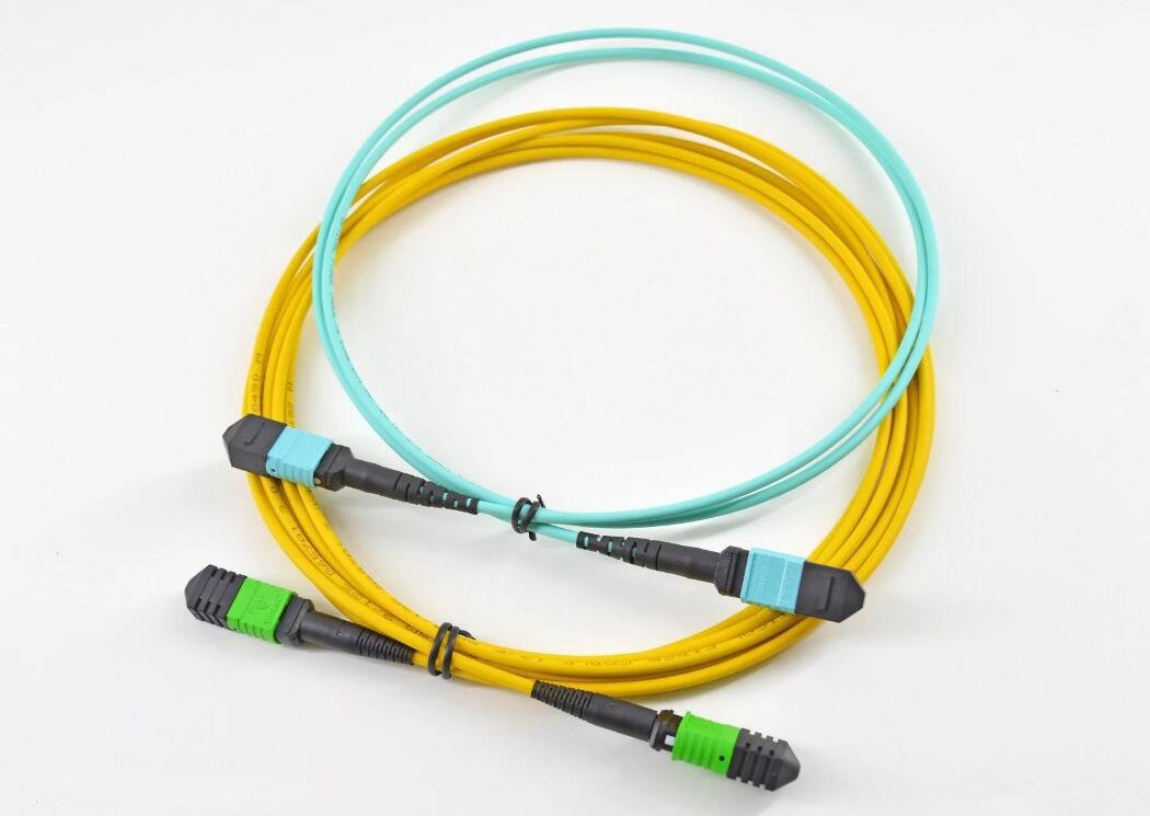 MPO/APC 12 core fiber optic patch cord