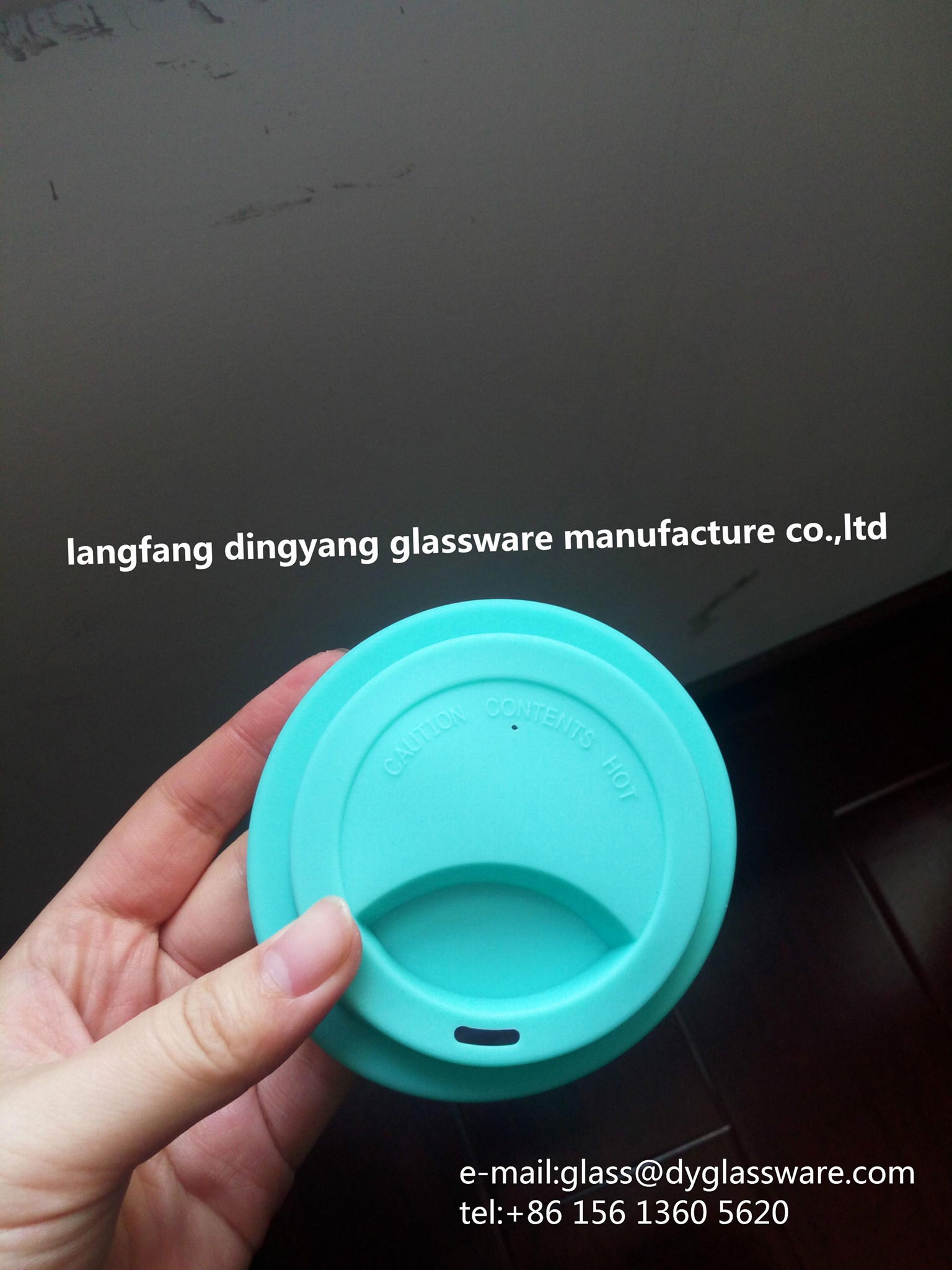 glass coffee cup with silicone lid