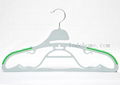 Plastic hangers 9