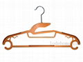 Plastic hangers 16