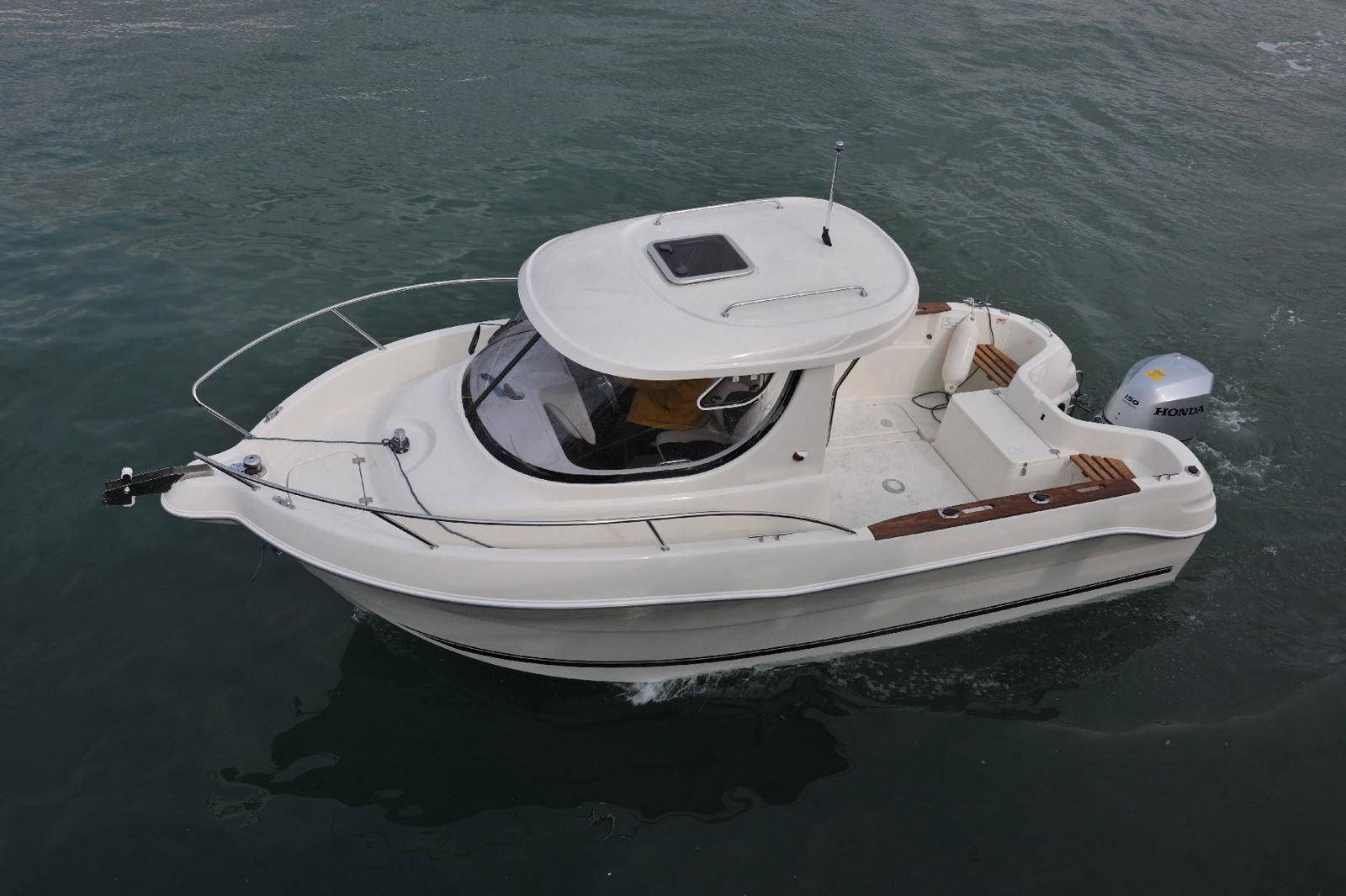 luxury fiberglass boat  2