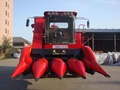 TR9988 Self-propelled Corn Combine Harvester 2
